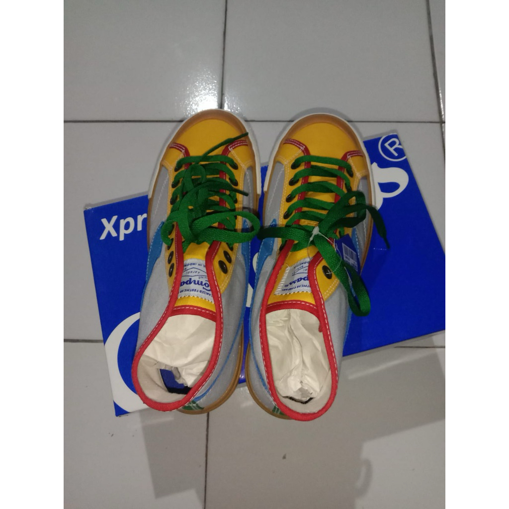 sepatu compass hi xpresiBCA
