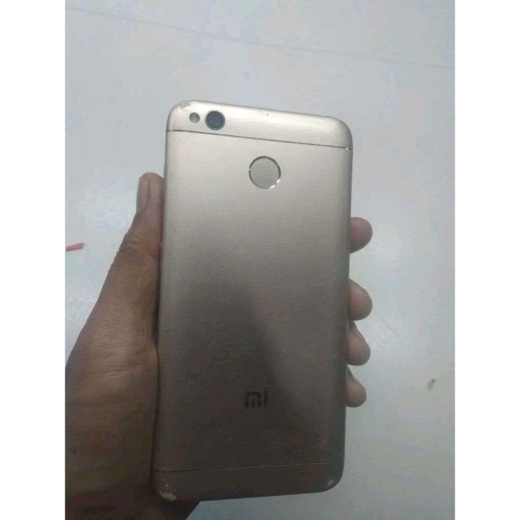 Redmi 4X ram 3/32 minus lcd