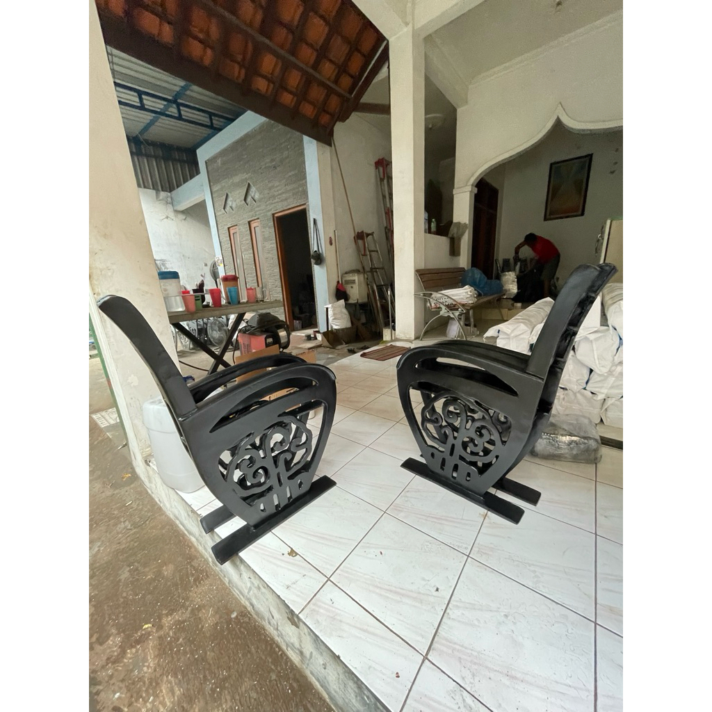 Kaki Kursi Taman Cor Besi
