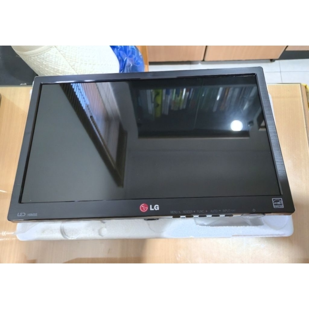 NEW BNIB LED Monitor LG 16 inch 16M35A (BARU)