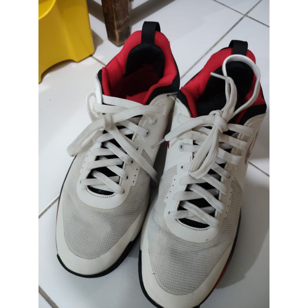 Sepatu basket astec Prelove