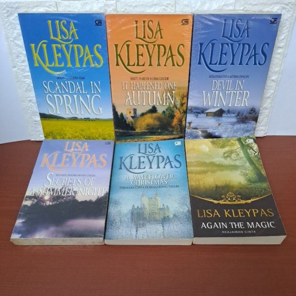 NOVEL SERI WALLFLOWERS DEVIL IN WINTER - SCANDAL IN SPRING - IT HAPPENED - SECRET OF A SUMMER - A WA