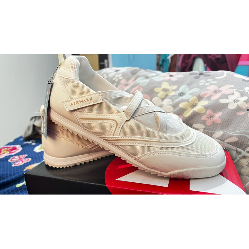 Sneakers Wanita Airwalk Escalate - Beige