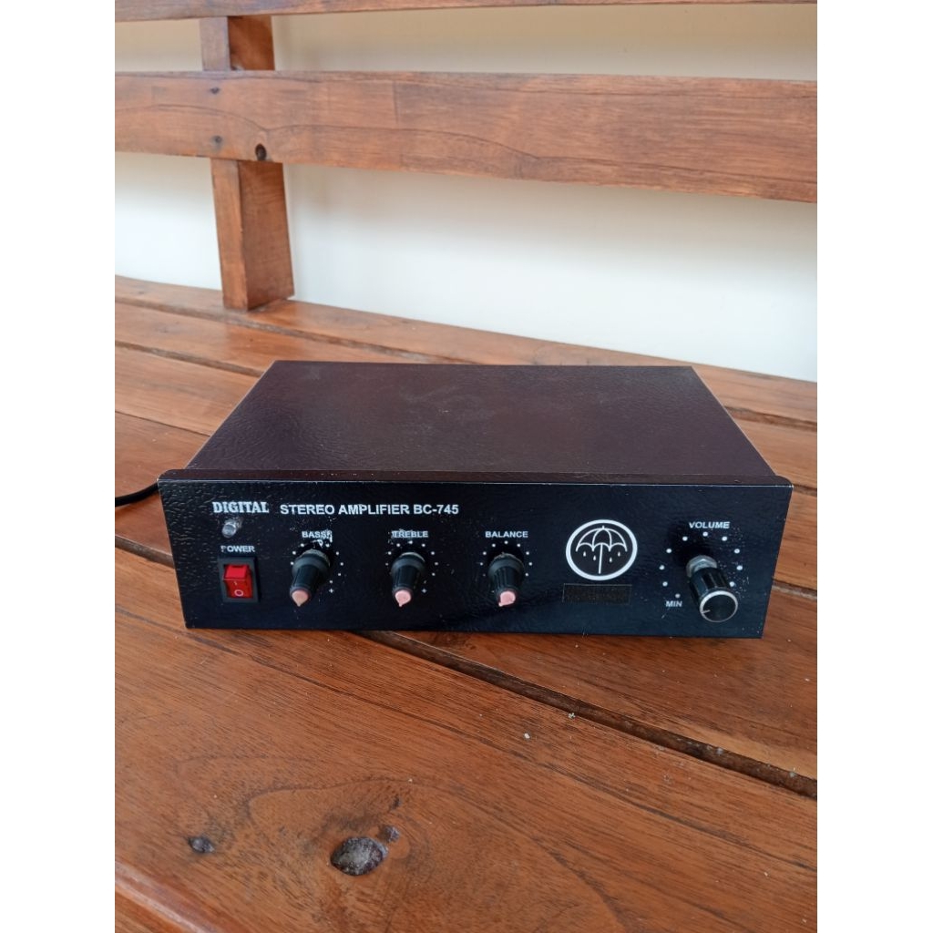 Amplifier rakitan