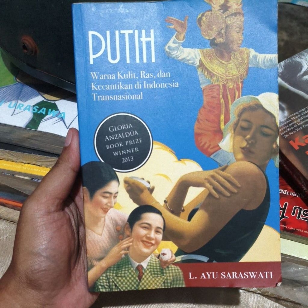 Buku Putih L. Ayu Saraswati