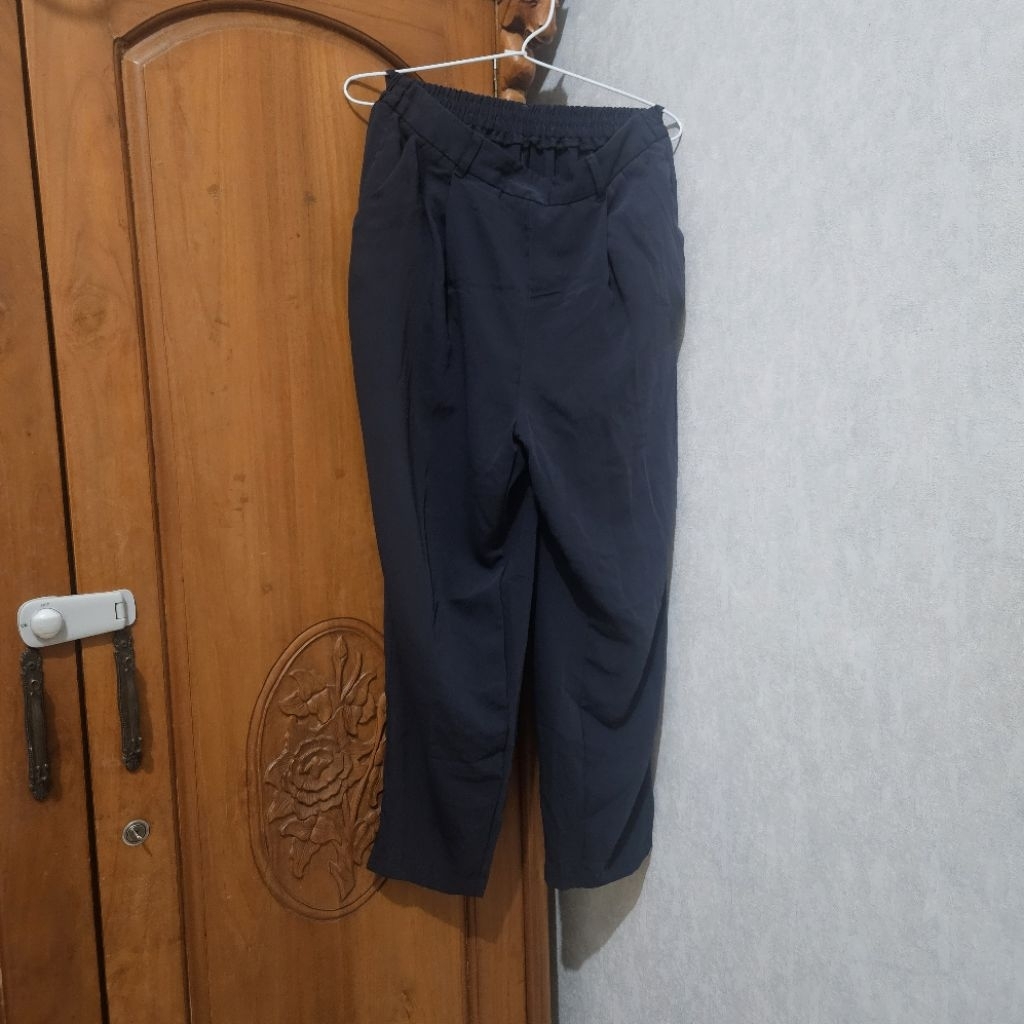 preloved celana gu (tag terpotong)