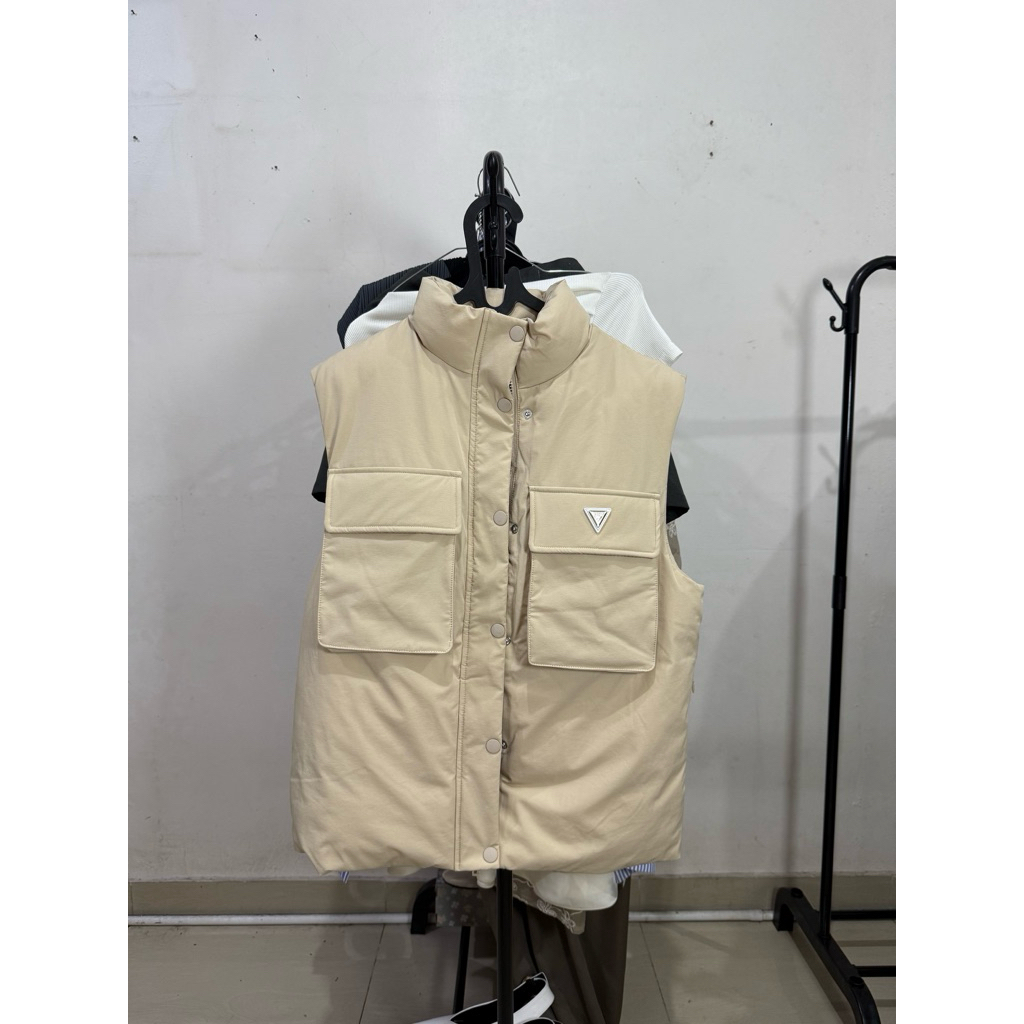 GUESS AURLIE PUFFER VEST - Vest Puffer Guess wanita - vest wanita guess - jaket wanita guess