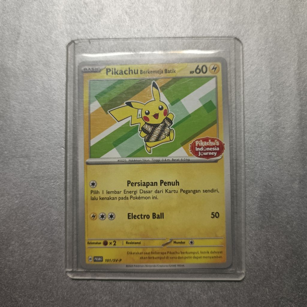 Pikachu Berkemeja Batik Hijau