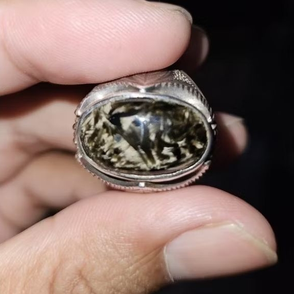 BML Lumajang / Natural Basaltic Glass  /  Batu Bulu Macan Lumajang