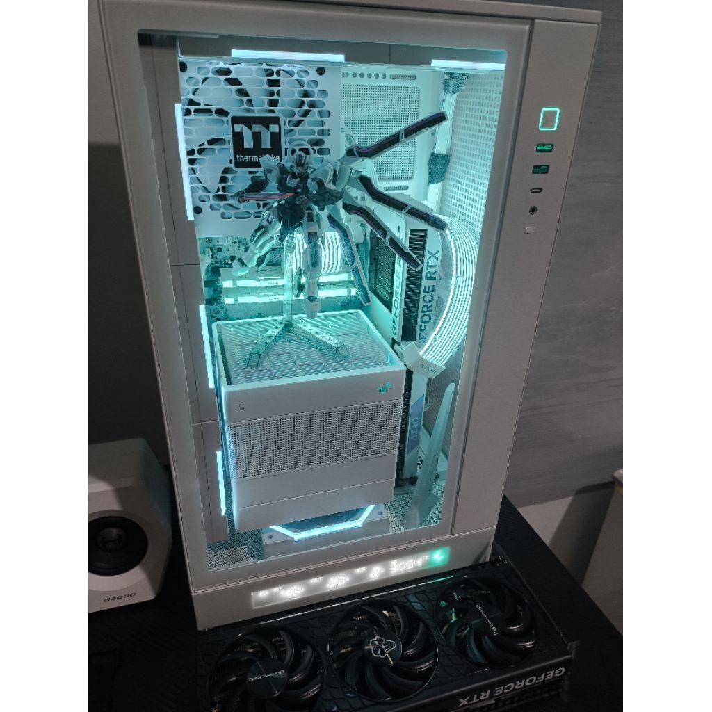 RTX 4060 Aero gigabyte 8GB second garansi off