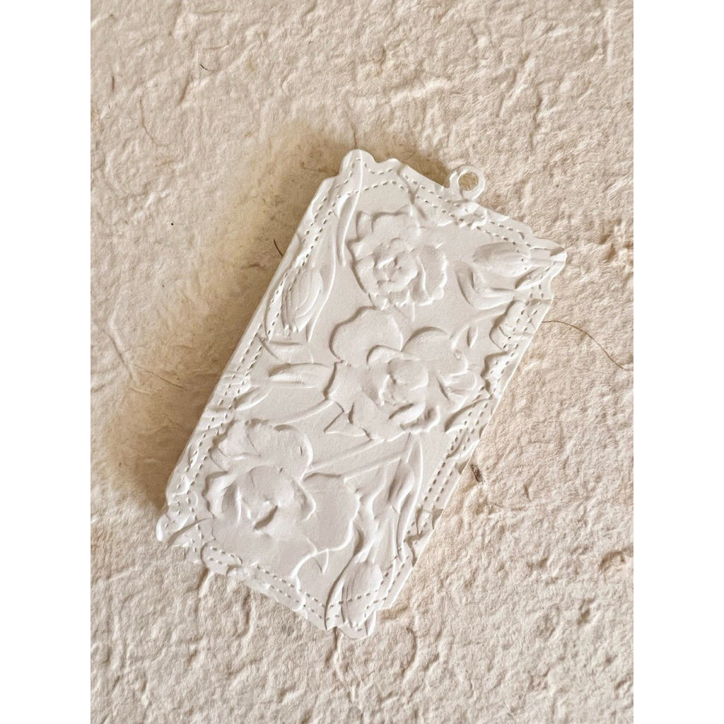 Embossed Paper Tag 10 Pcs