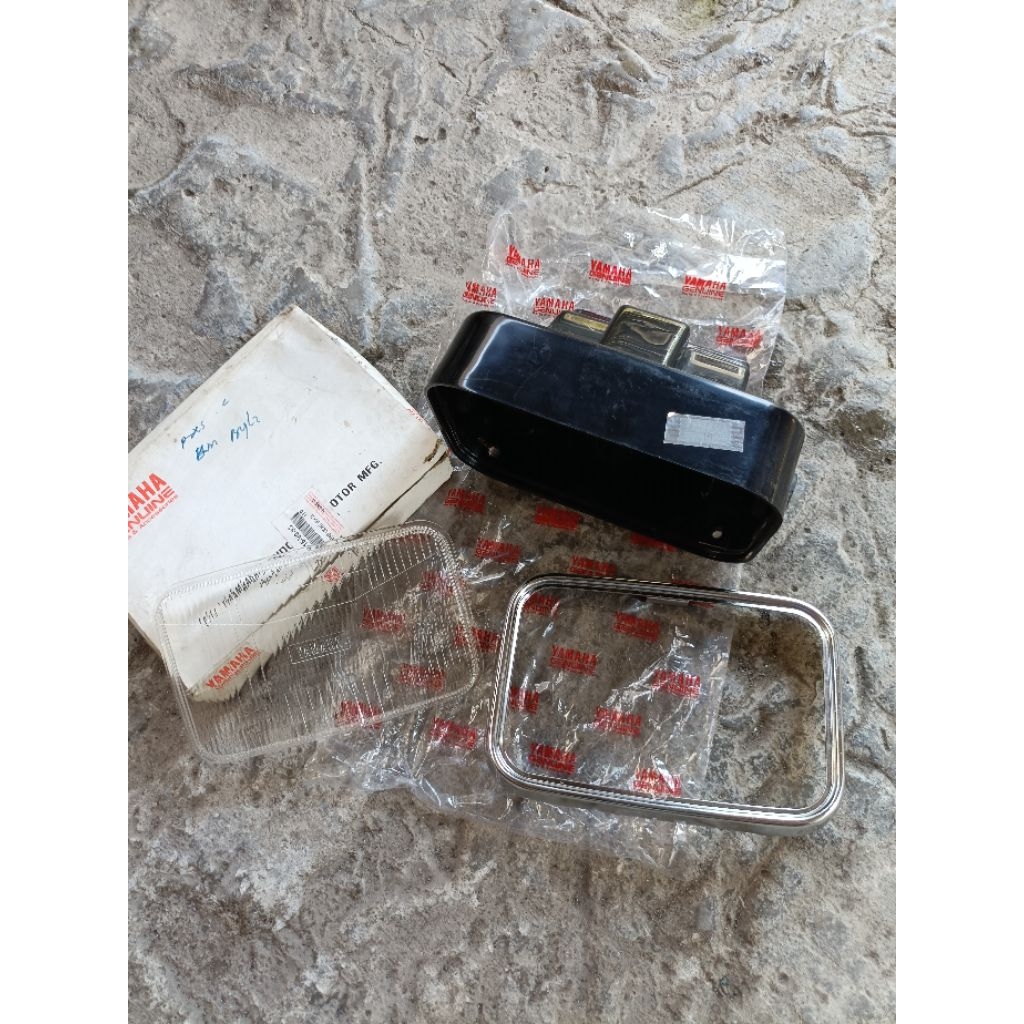 batok lampu RX spesial rxr original nos japan lengkap dengan mika dan ring lampu nya