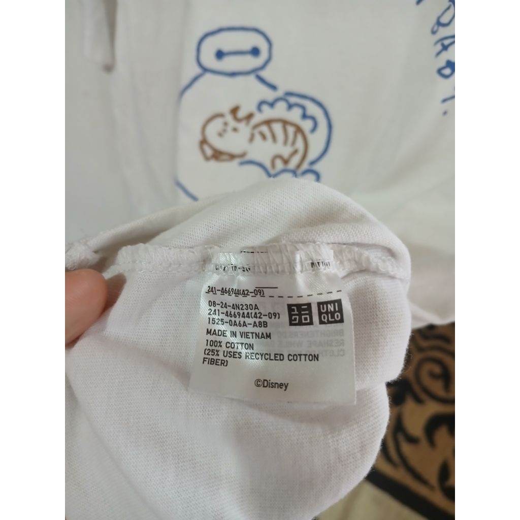 PL atasan wanita UT Uniqlo x Disney like new