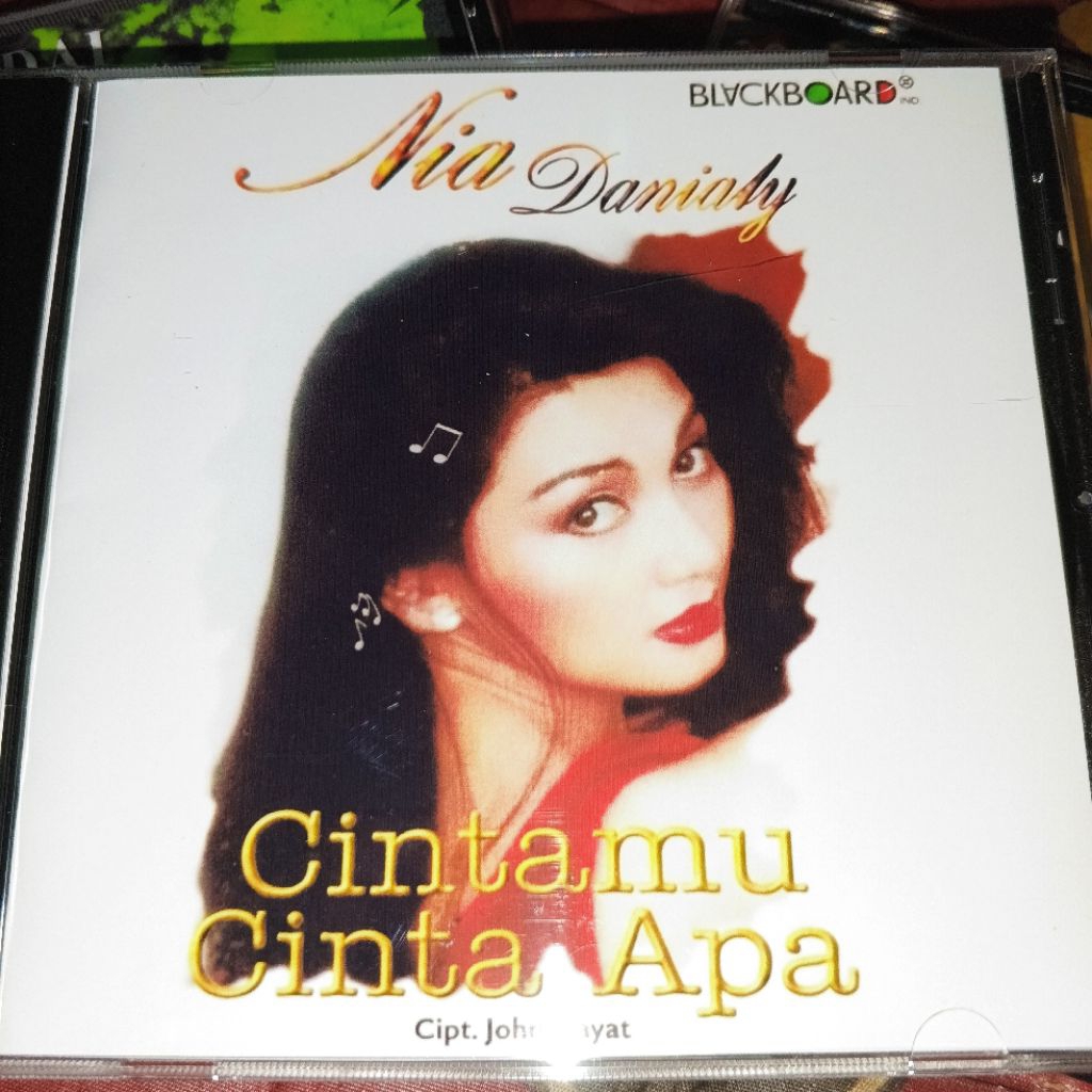 CD NIA DANIATY CINTAMU CINTA APA