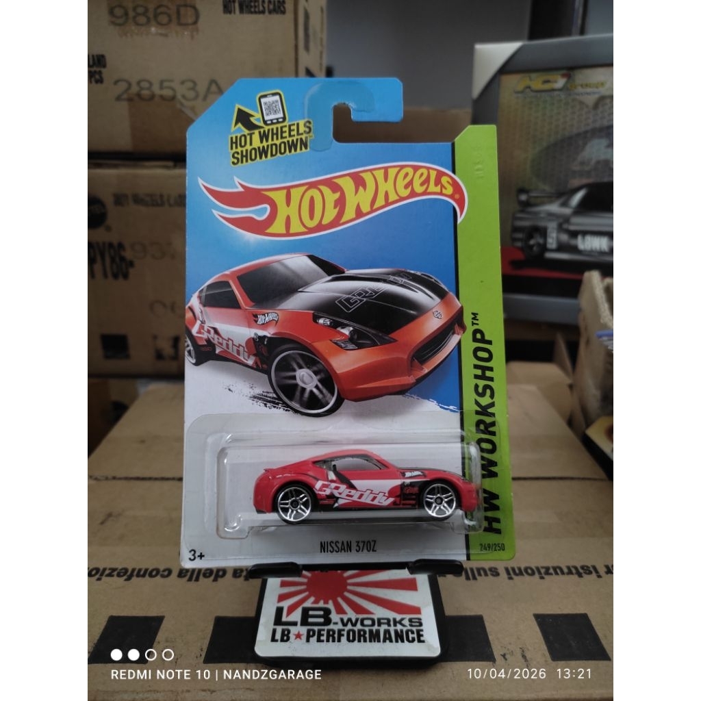 Hot Wheels Reguler Nissan 370Z Merah Bubble Damaged/Bubble Crack