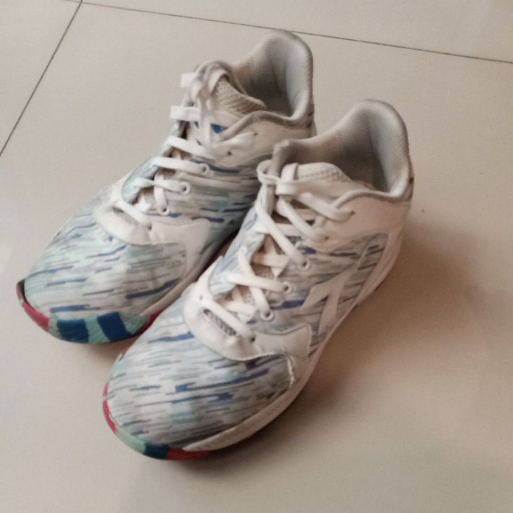 SEPATU BASKET DIADORA ORI PRIA SEPATU OLAHRAGA BASKET LAKI LAKI