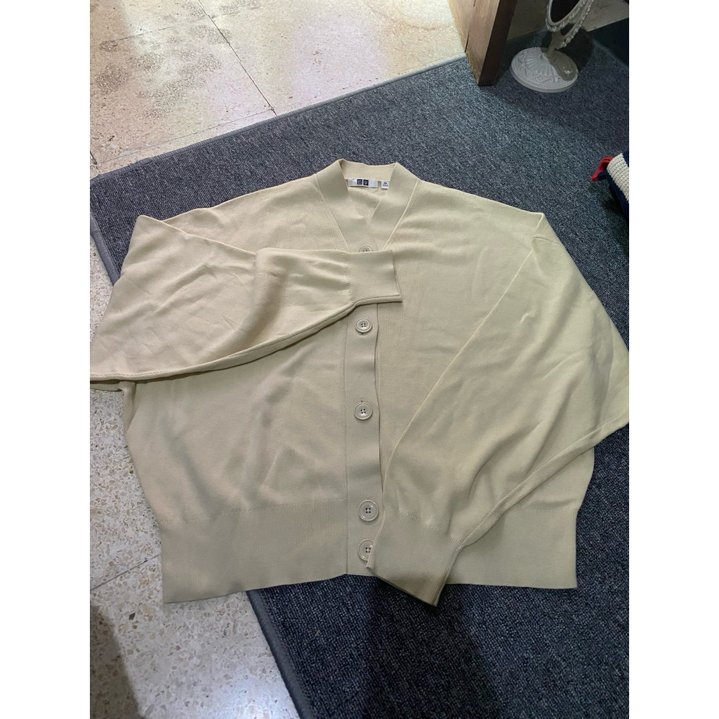 cardigan uniqlo U lembut