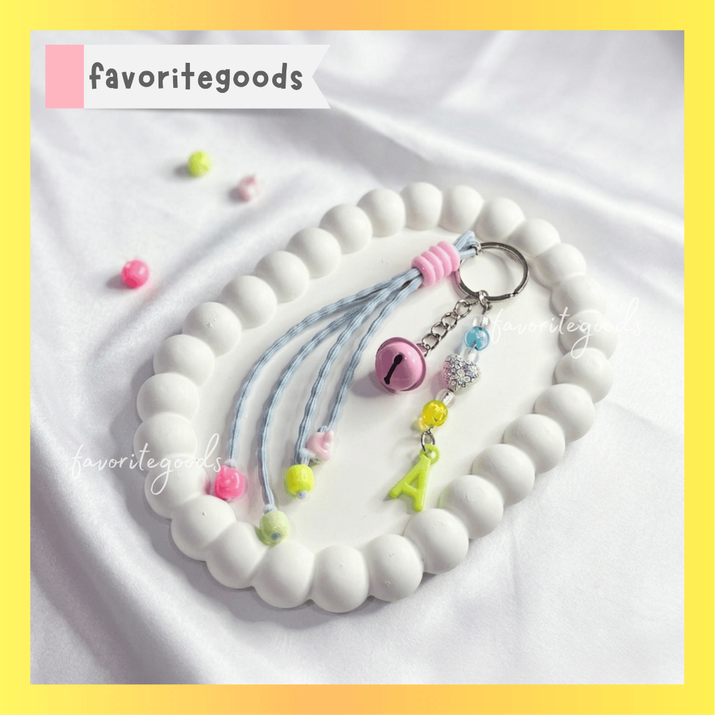Gantungan Kunci Huruf / Gantungan Tas / Keychain / Souvenir Manik Manik Murah Lucu
