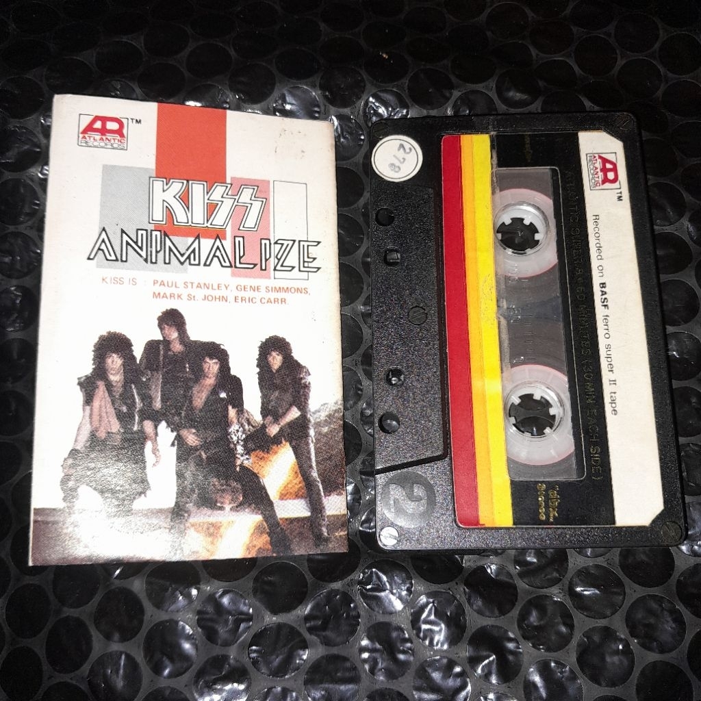 kaset pita kiss animalize