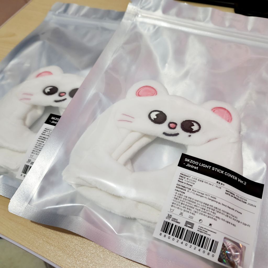[OFFICIAL] Straykids skzoo Jiniret ls cape v2 merch sealed