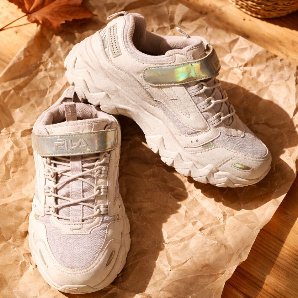 Sepatu Anak FILA Oakmont TR Kids White Silver Hologram | Chunky Sneakers Kekinian