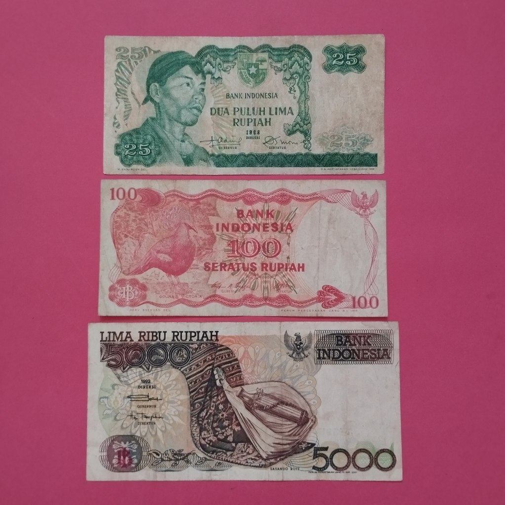Uang Kuno Kertas Rp 25, Rp 100 Dan Rp 5000 UK 038