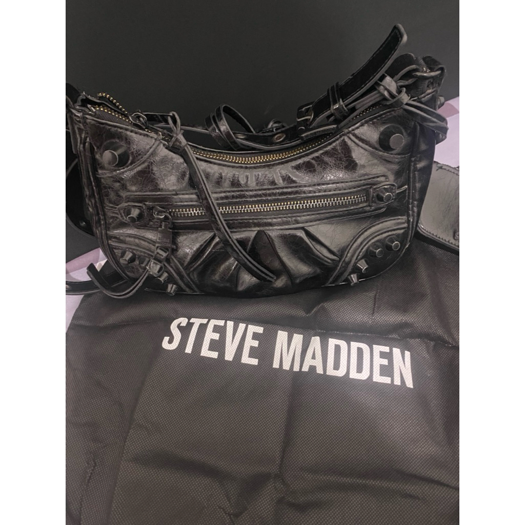 BGLOWING STEVE MADDEN
