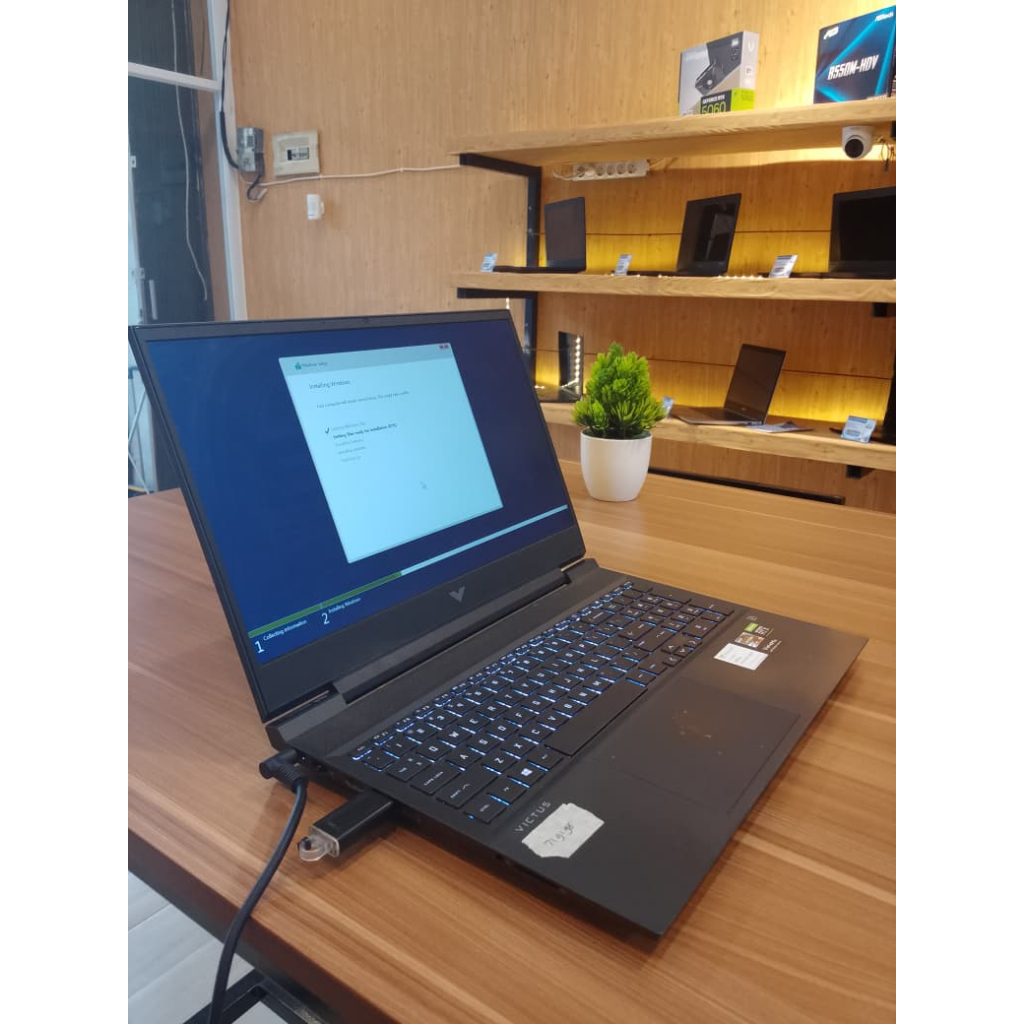 HP Victus 16 - e0084AX AMD Ryzen 7 - 5800H