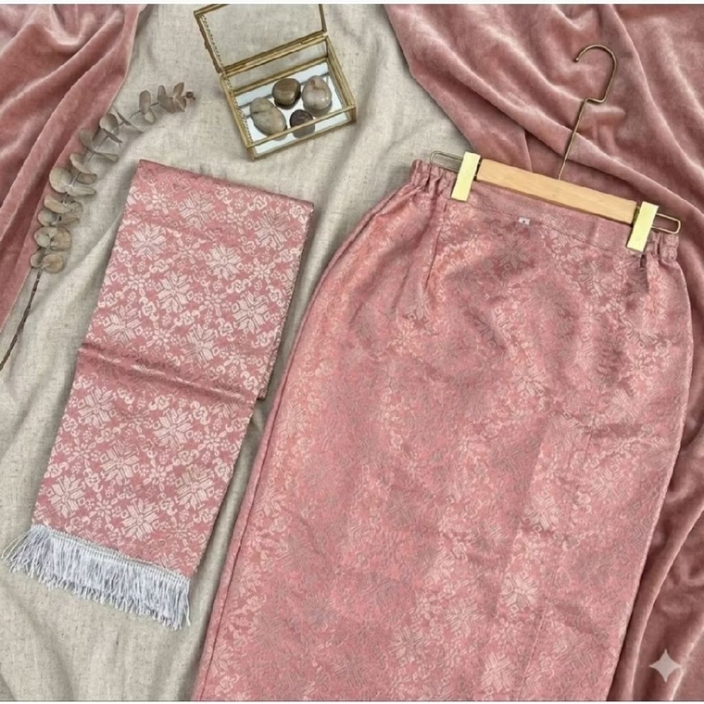 termurah 1 Set Rok Songket span/songket jadi dan Selendang Motif Tenun dengan Kain Songket Berkualit