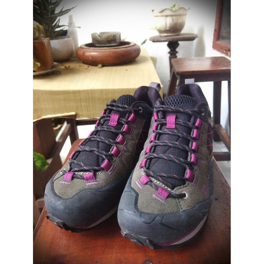 sepatu trail run seken brand Nepa Matera sz 39,5