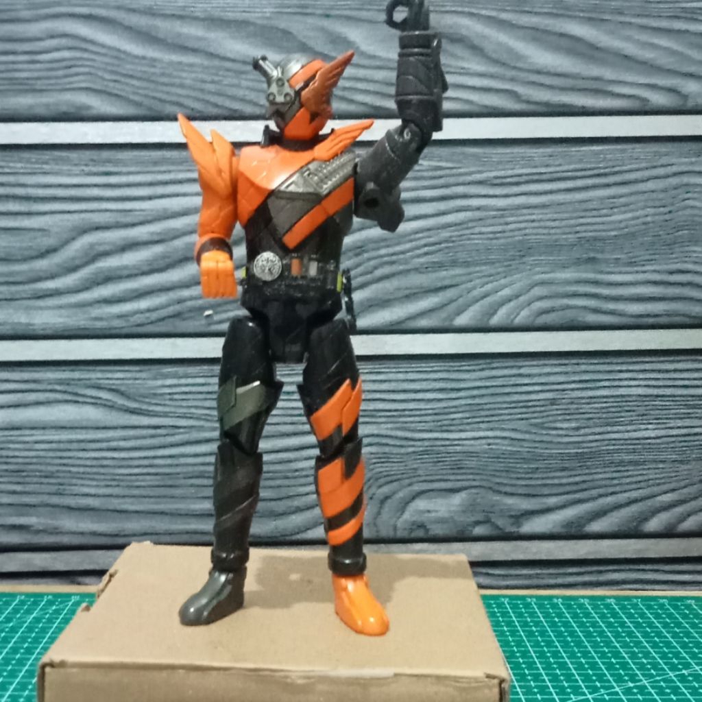 Figure Kamen Rider Build Hawk Gatling Build Bottle Rider Series