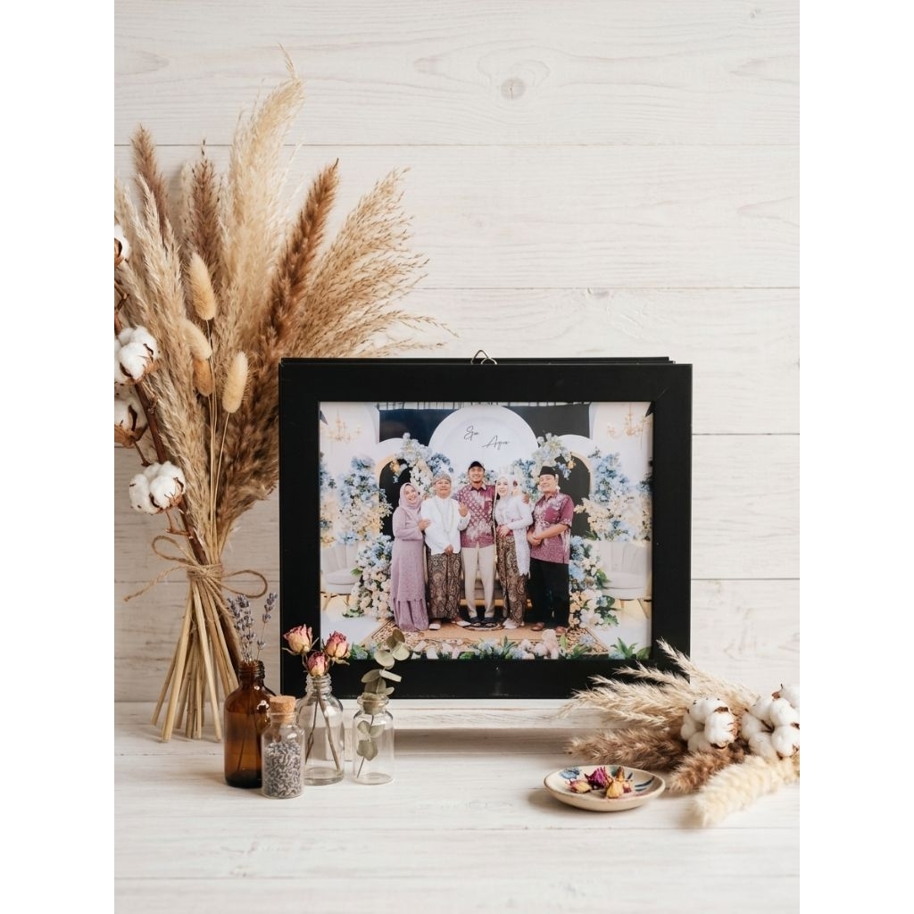 Bingkai Foto + Cetak Foto 10R Aesthetic dengan Warna Hitam