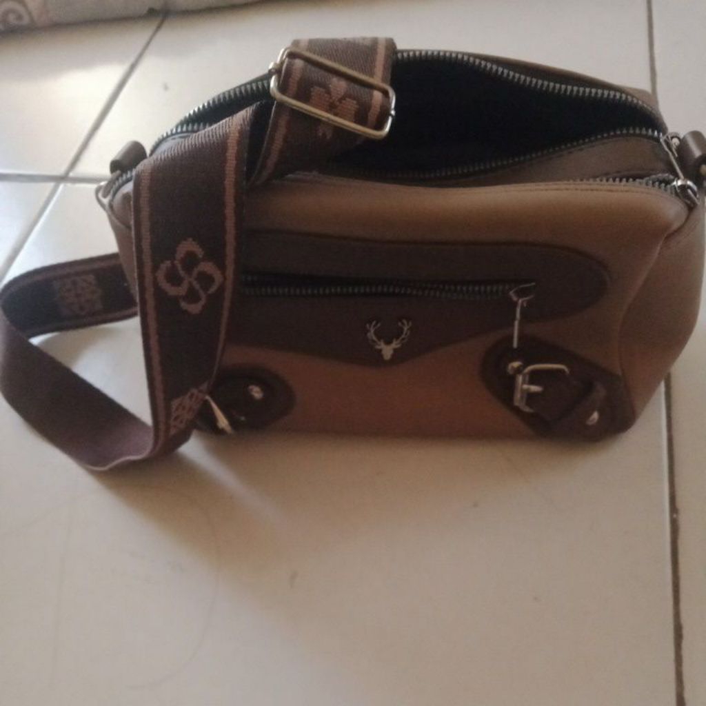 tas LV Ori branded