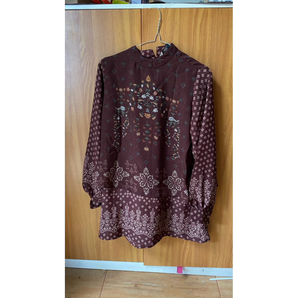 preloved heaven lights dama blouse