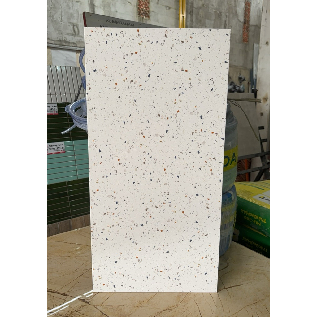 KERAMIK GRANIT 30x60 DINDING CUTTING TERRAZO BINTIK TERASO GLOSSY PUTIH ATENA ELIPS LWH KW 1