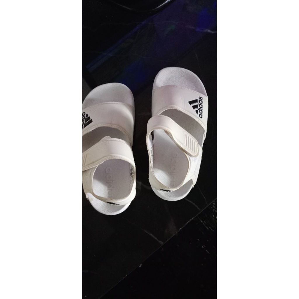 sandal Adidas adilette anak original