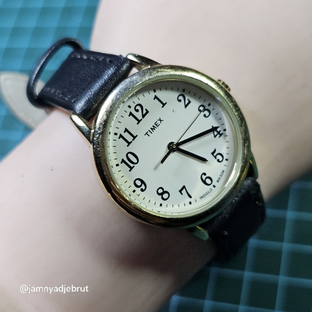 Jam Timex Indiglo 15 Gold White Bekas