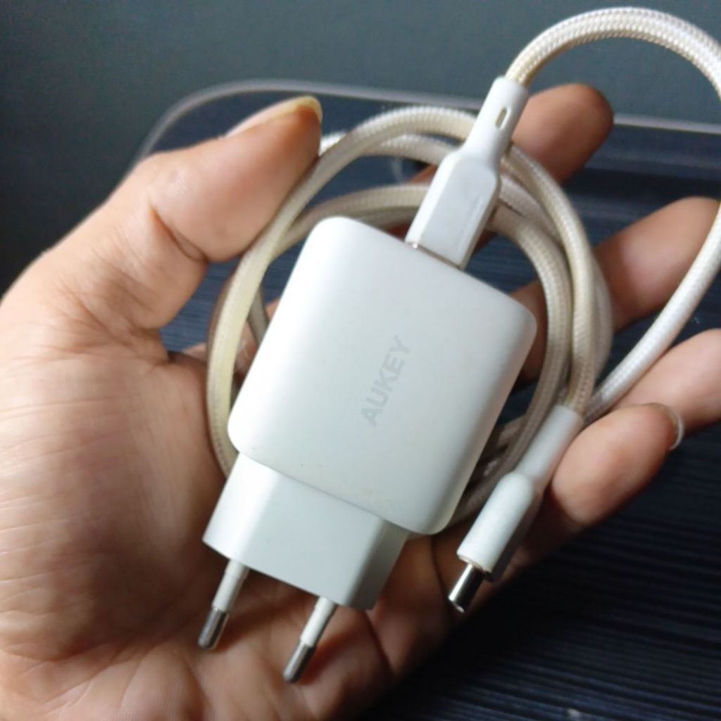 charger aukey original