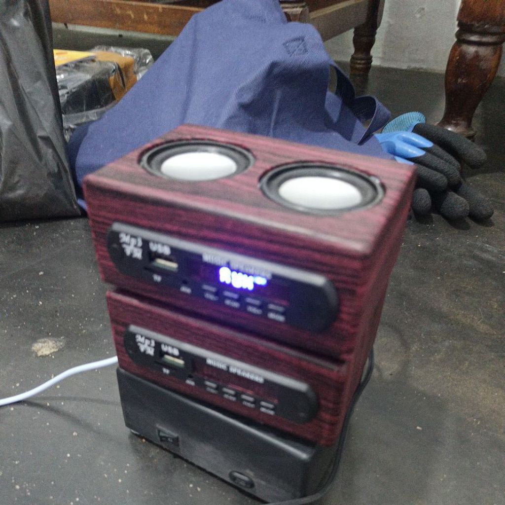 Speaker rakitan Bluetooth Portable Mp3, Radio, Bluetooth