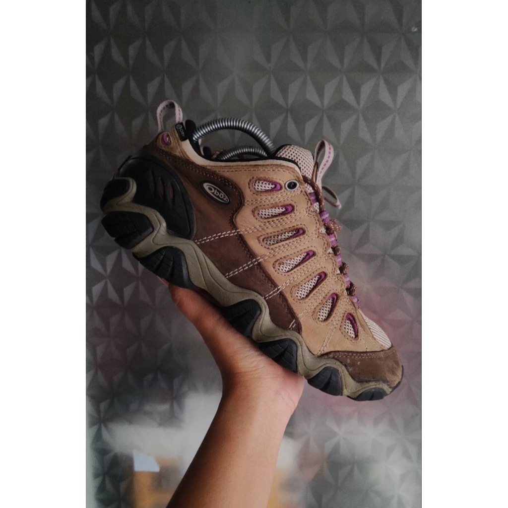 sepatu outdoor gunung SZ 41 second bekas preloved
