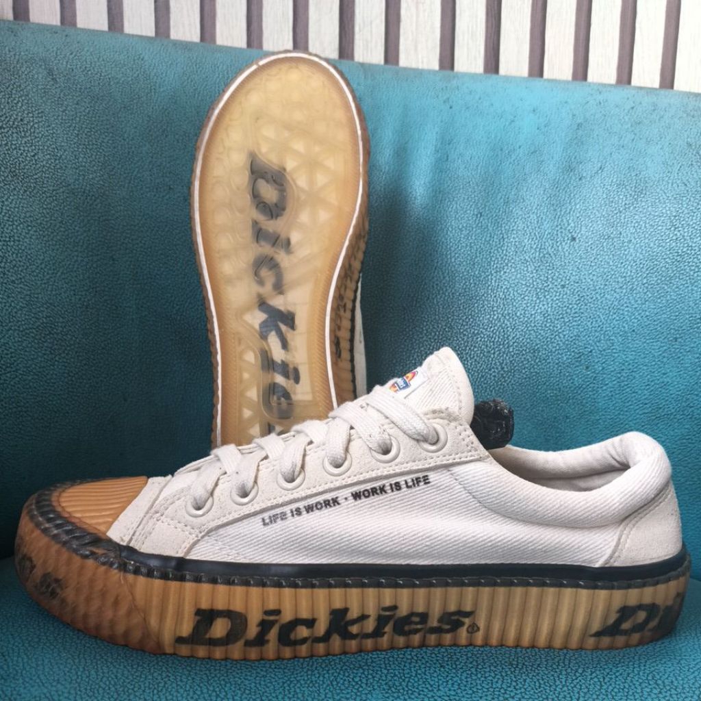 sepatu DICKIES size 43