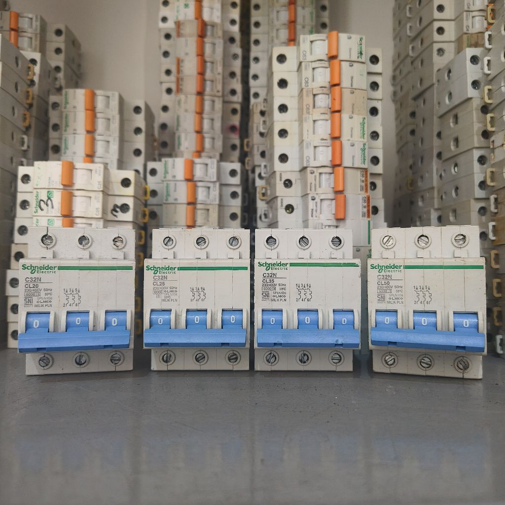 MCB SCHNEIDER C32N CL20 CL25 CL35 CL50 20A 25A 35A 50A 3PHASE BIRU ORIGINAL PLN BARANG SECOUND/ BEKA
