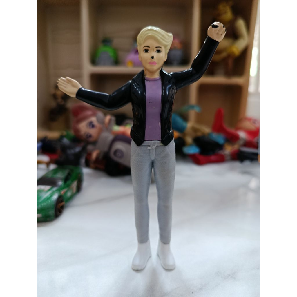 Figure Barbie