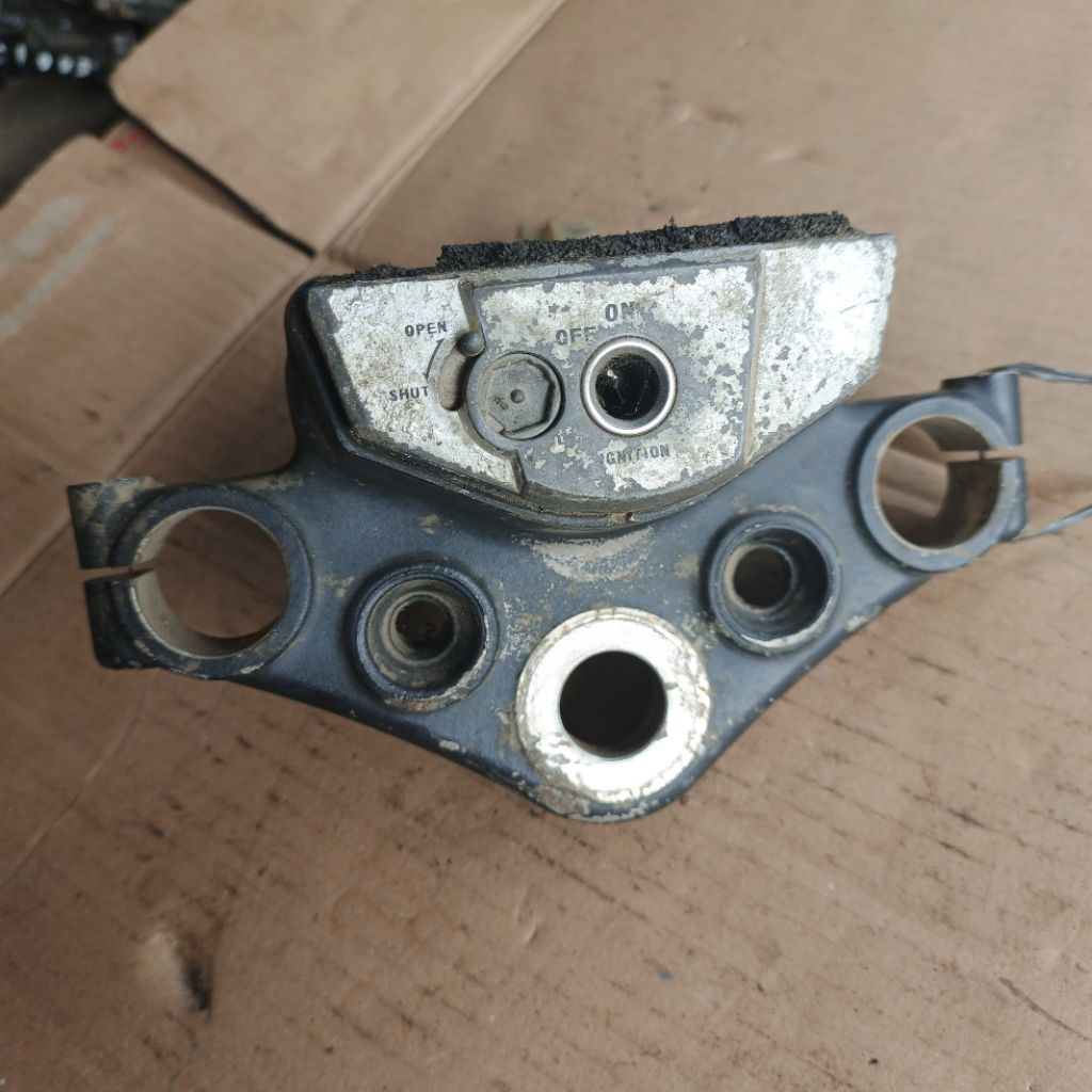 Segitiga T kupu kupu Atas CBR Old lama CBR 150R old original copotan