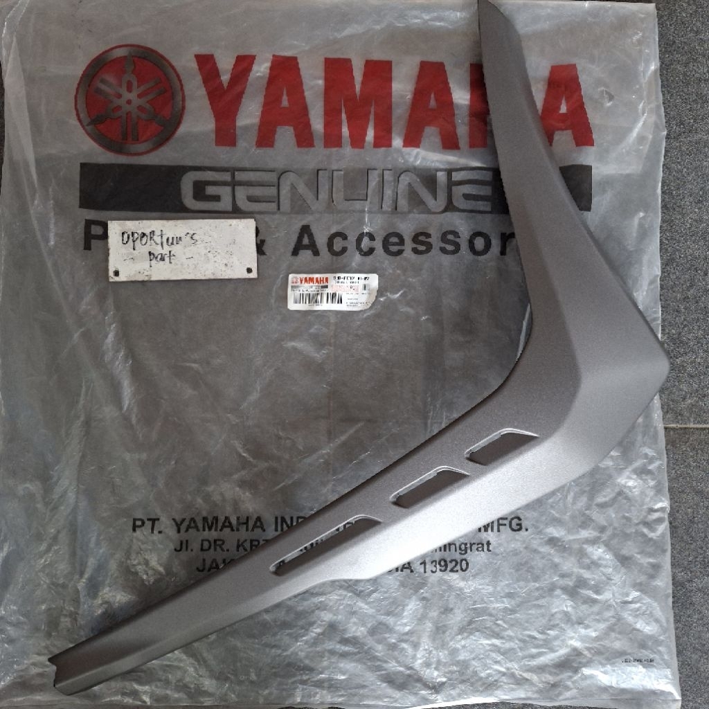 Sayap bawah freego abu doff kanan | B5D-F171M-00-P2