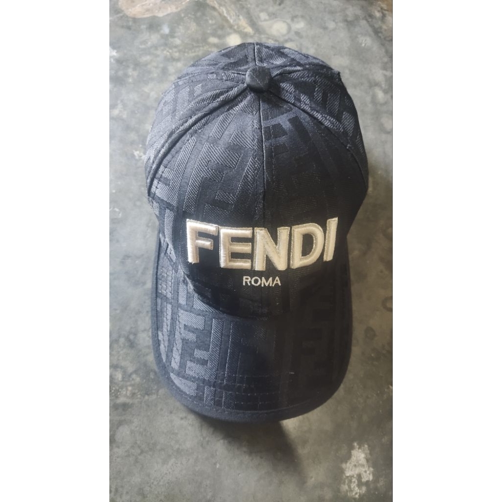fendi roma topi