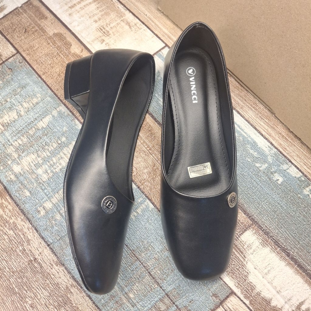 sepatu pansus hells wanita IS