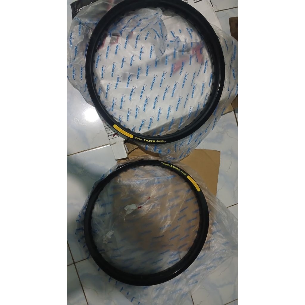 Velg Rossi original ring 18 hitam ukuran 160/185