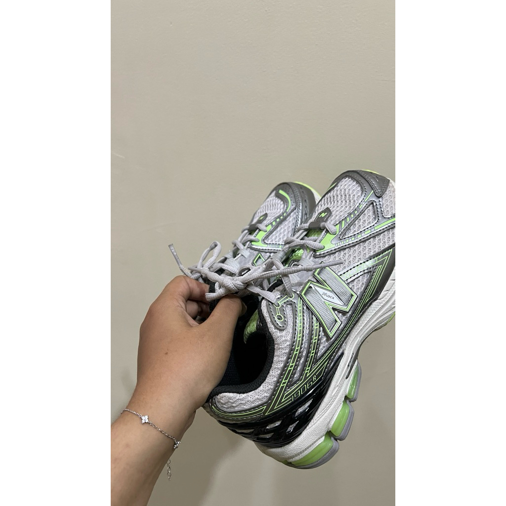 sepatu NB 1906