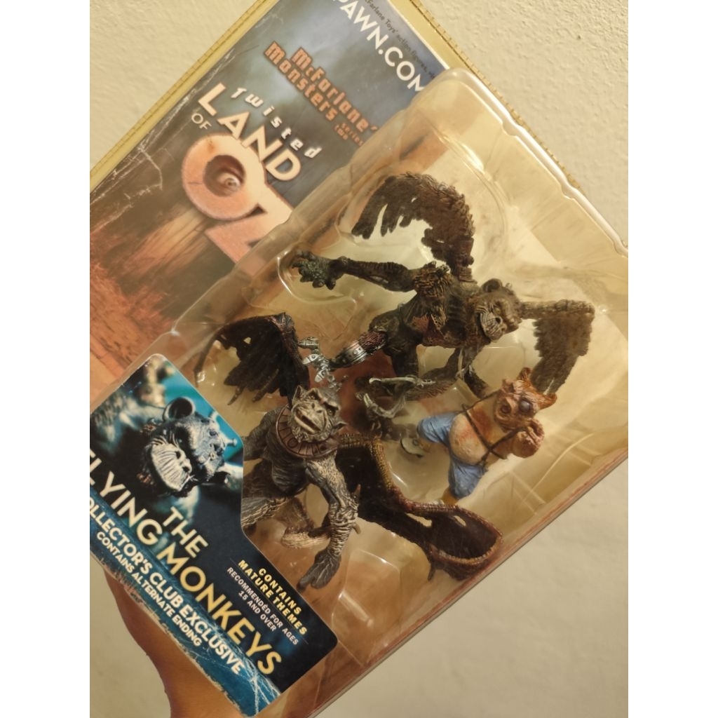 Mcfarlane flying monkey collector club Land Of Oz